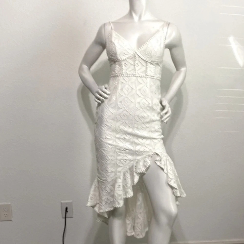 Saints + Secrets White V-Neck Sleeveless Lace Asymmetrical Midi Dress Size S